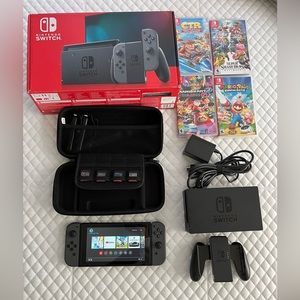 🛑SOLD🛑Nintendo Switch Gray Black with All Accessories included